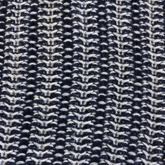 cross-back, crochet knit tunic - Picture 5 of 8